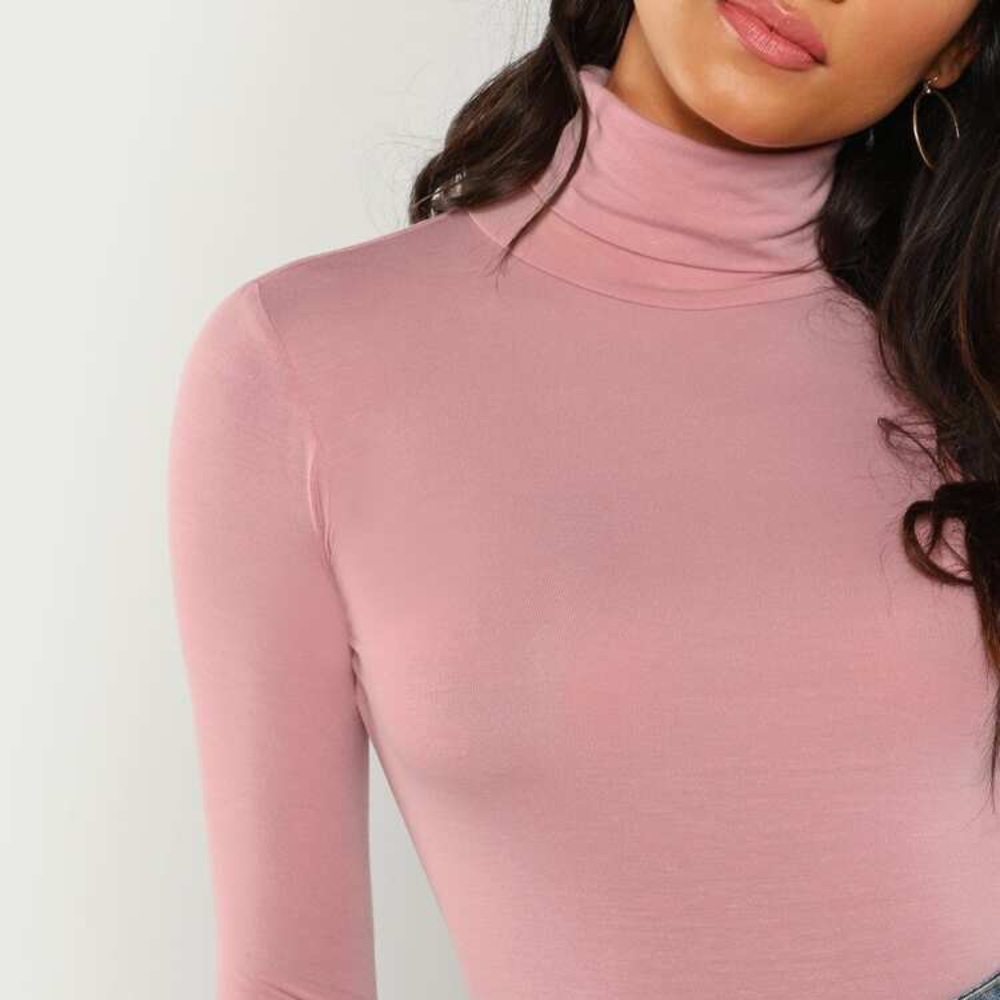 Blush turtle neck 🌸